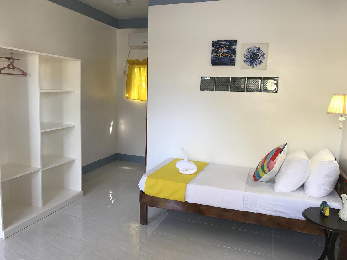 Neptune Diving Resort Moalboal Buitenkant foto