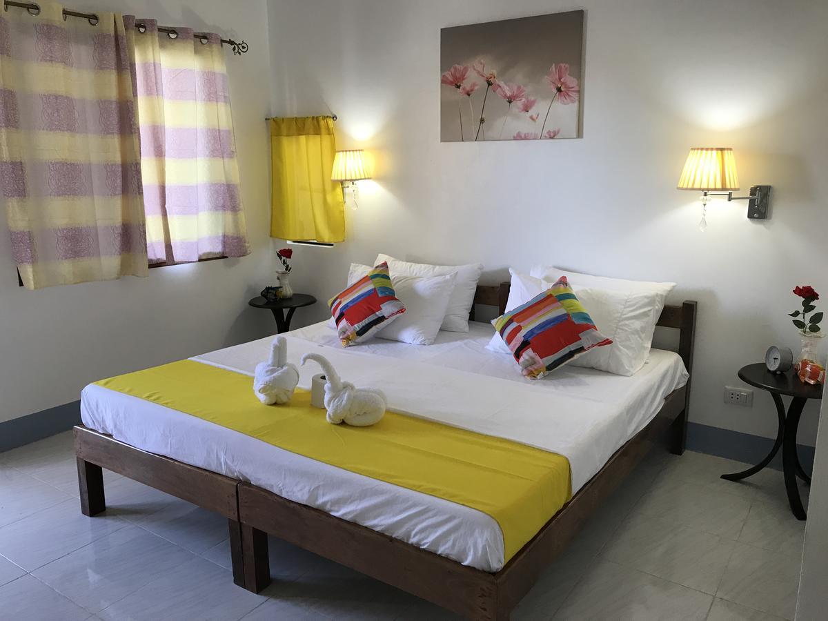 Neptune Diving Resort Moalboal Buitenkant foto